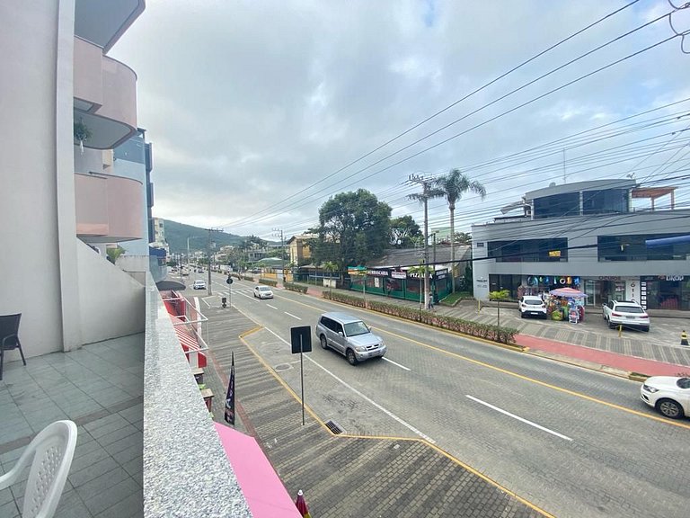 B916 - Apto 03 quartos para 7 pessoas perto do mar