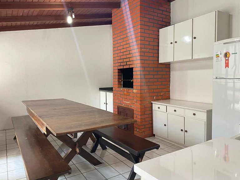 B916 - Apto 03 quartos para 7 pessoas perto do mar