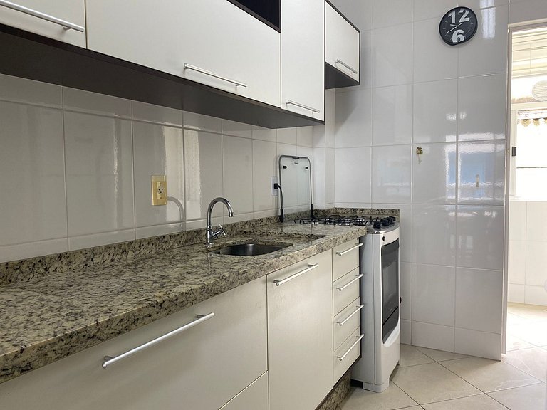 B782 - Apto 02 quartos para 05 pessoas com piscina