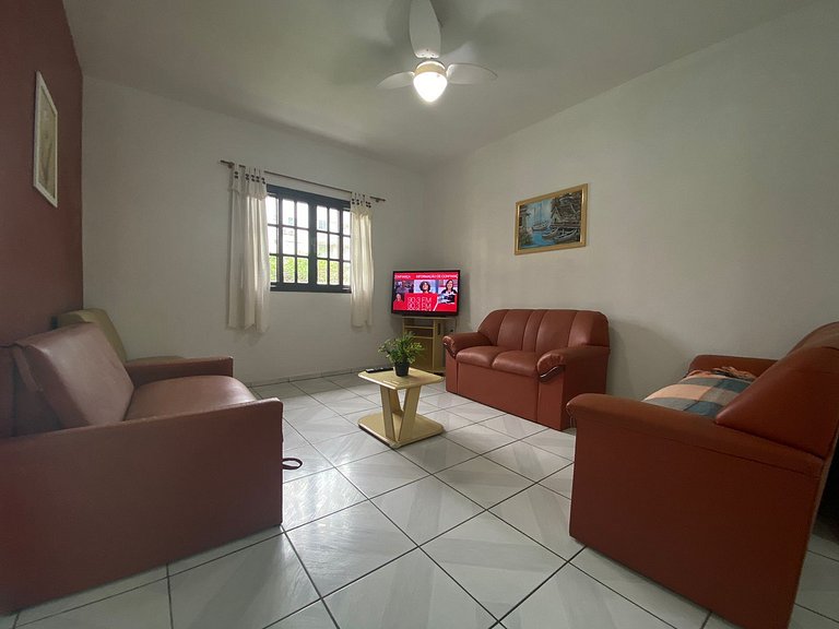 B319 - Casa com 3 quartos perto da praia de Bombas