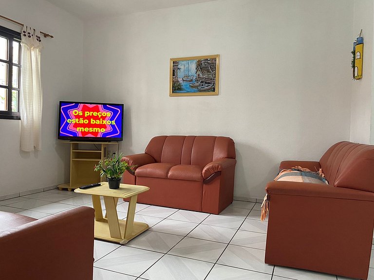 B319 - Casa com 3 quartos perto da praia de Bombas