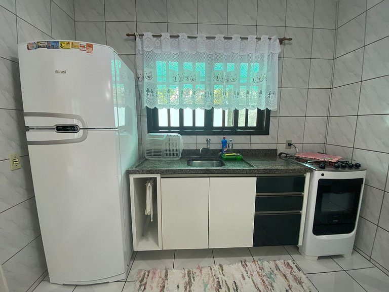 B319 - Casa com 3 quartos perto da praia de Bombas