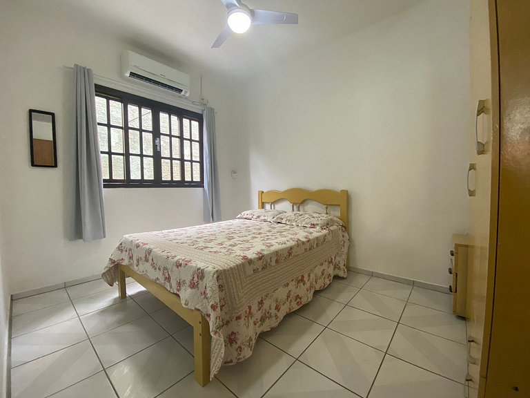 B319 - Casa com 3 quartos perto da praia de Bombas