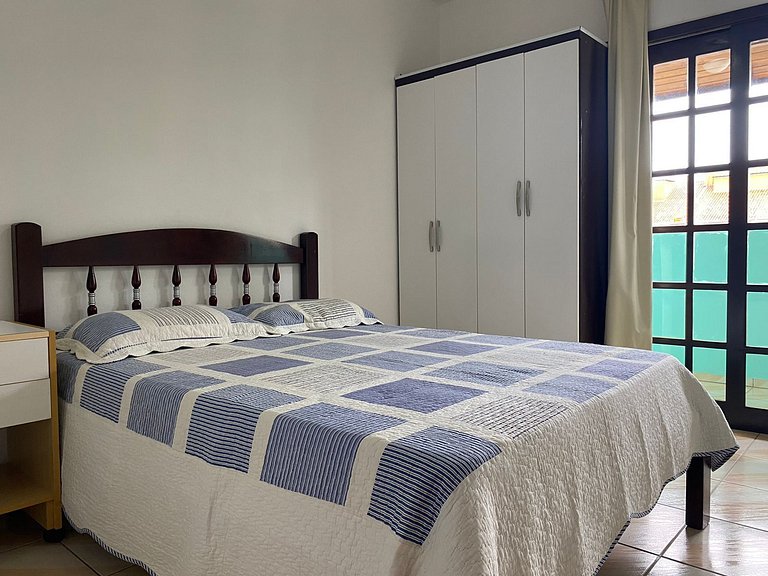 B319 - Casa com 3 quartos perto da praia de Bombas