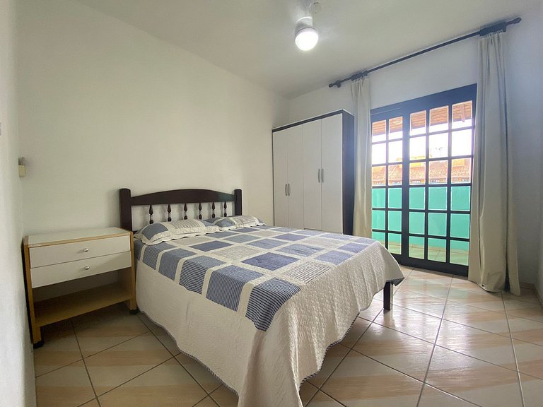 B319 - Casa com 3 quartos perto da praia de Bombas
