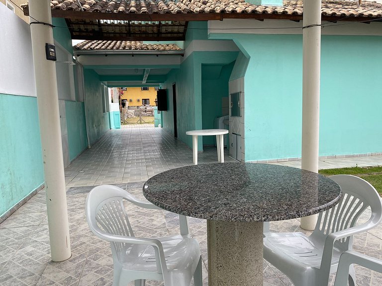 B319 - Casa com 3 quartos perto da praia de Bombas