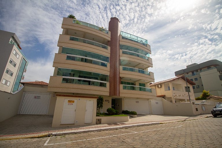 B931 Apto 3 quartos p/ 7 pessoas em Bombinhas SC