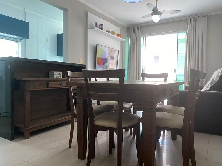 B111 - Apto 02 quartos perto do mar em Bombas - SC