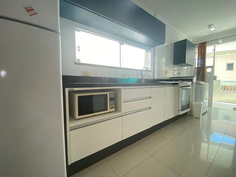 B111 - Apto 02 quartos perto do mar em Bombas - SC