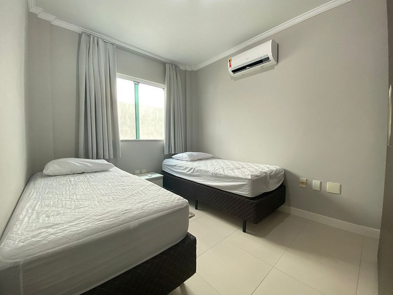 B111 - Apto 02 quartos perto do mar em Bombas - SC