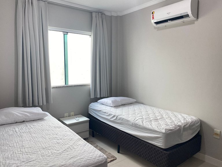 B111 - Apto 02 quartos perto do mar em Bombas - SC