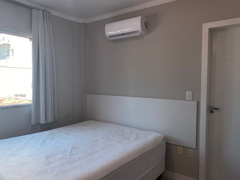 B111 - Apto 02 quartos perto do mar em Bombas - SC