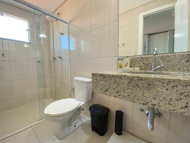 B111 - Apto 02 quartos perto do mar em Bombas - SC