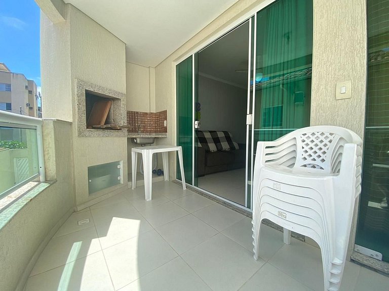 B111 - Apto 02 quartos perto do mar em Bombas - SC