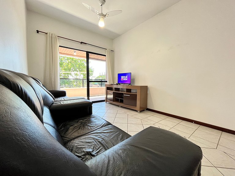 B481 Apto 3 quartos frente para avenida 8 pessoas