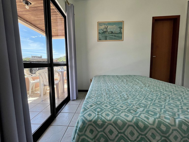 B481 Apto 3 quartos frente para avenida 8 pessoas