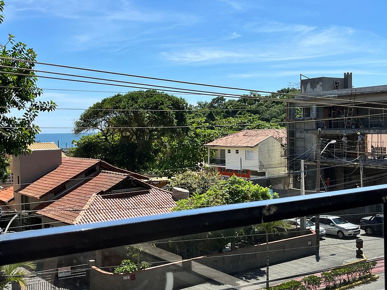 B481 Apto 3 quartos frente para avenida 8 pessoas