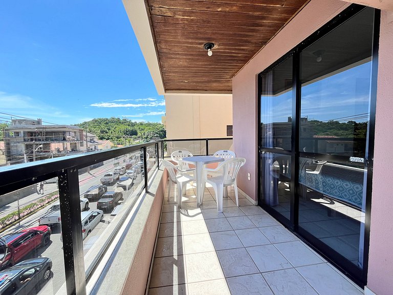 B481 Apto 3 quartos frente para avenida 8 pessoas