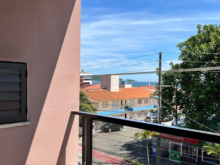 B481 Apto 3 quartos frente para avenida 8 pessoas