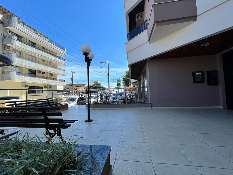 B481 Apto 3 quartos frente para avenida 8 pessoas