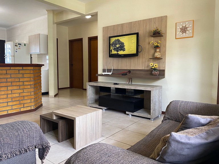 B958 - Casa de praia com 3 quartos em Bombinhas SC