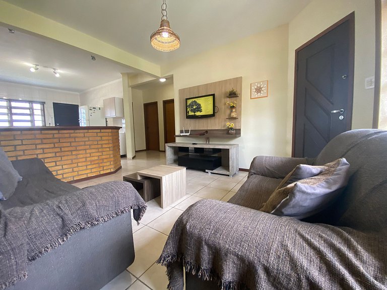 B958 - Casa de praia com 3 quartos em Bombinhas SC