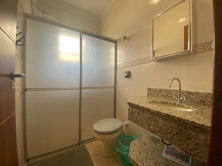 B958 - Casa de praia com 3 quartos em Bombinhas SC