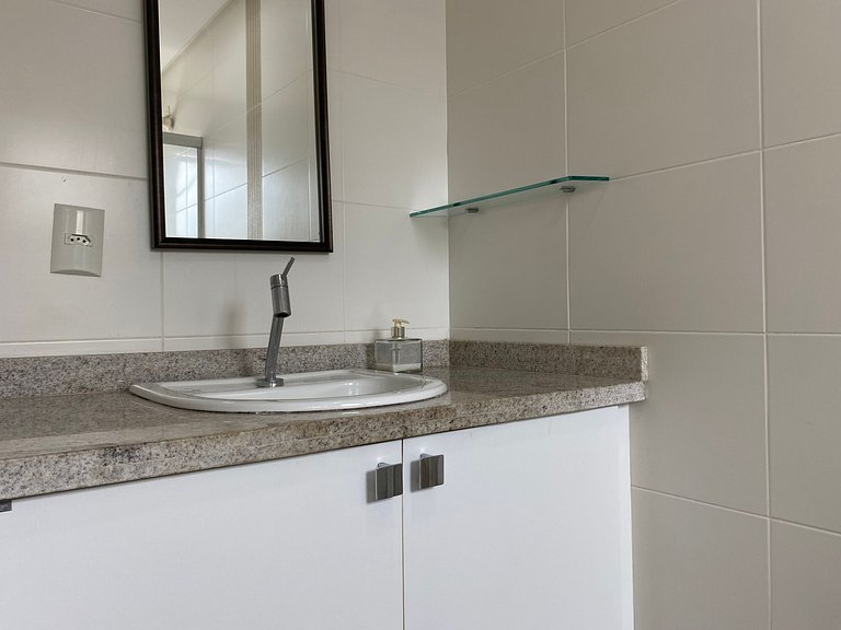 B039 - Cobertura duplex com vista e perto do mar