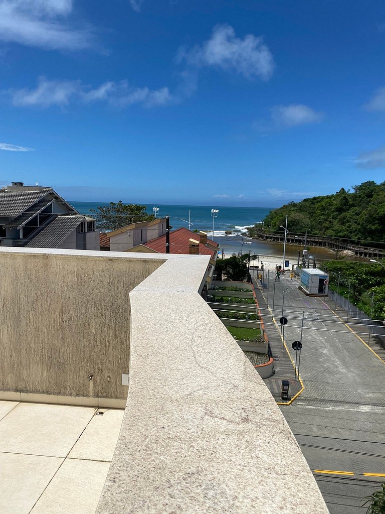 B039 - Cobertura duplex com vista e perto do mar