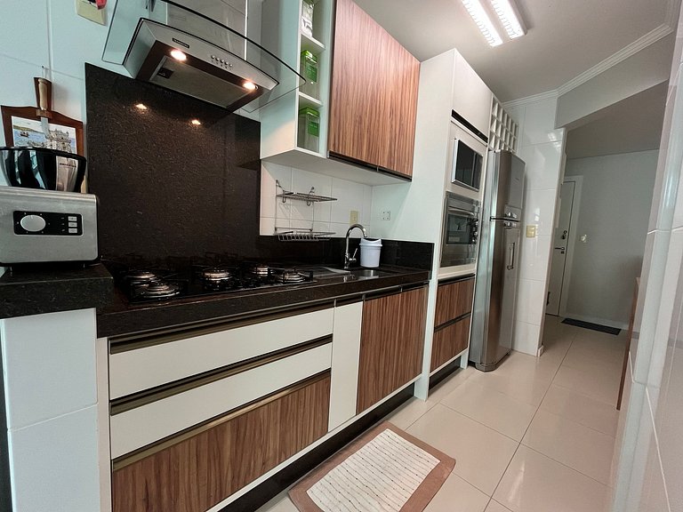 B931 Apto 3 quartos p/ 7 pessoas em Bombinhas SC