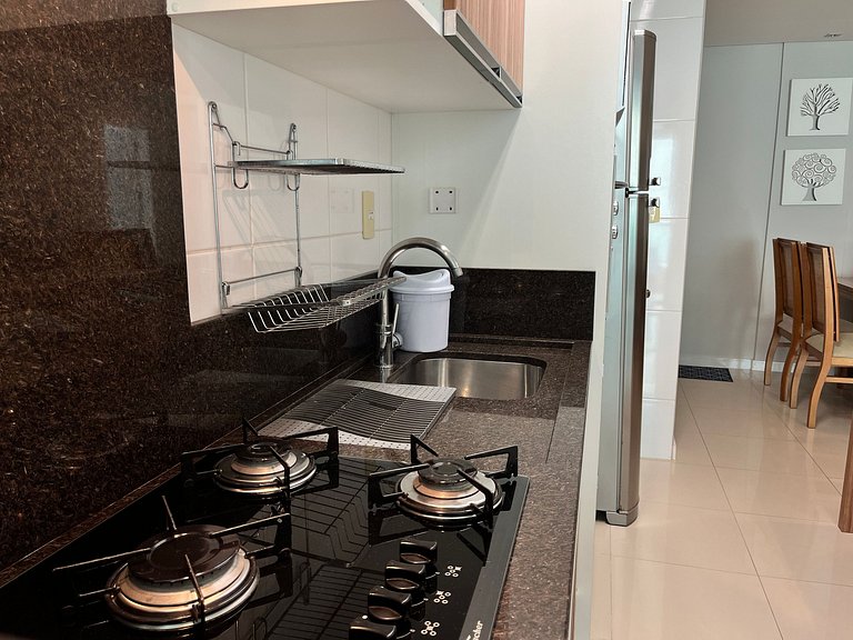 B931 Apto 3 quartos p/ 7 pessoas em Bombinhas SC