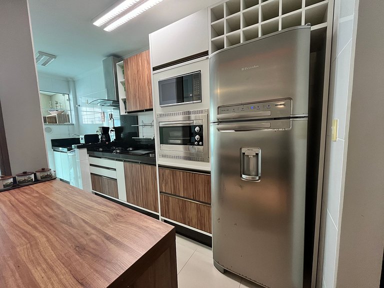 B931 Apto 3 quartos p/ 7 pessoas em Bombinhas SC