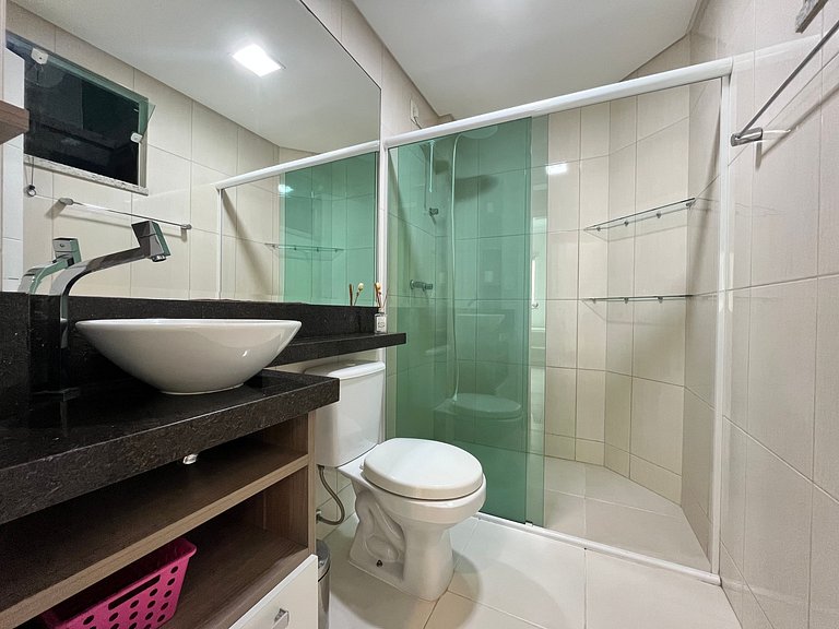 B931 Apto 3 quartos p/ 7 pessoas em Bombinhas SC