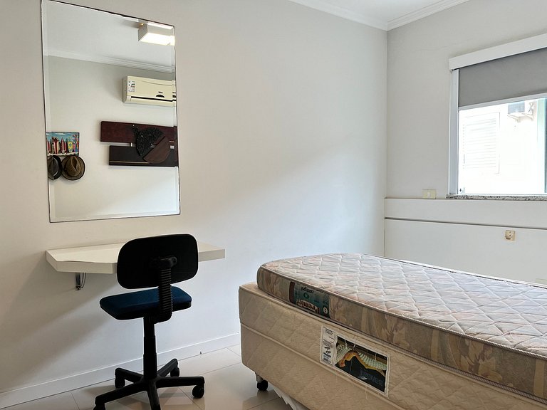 B931 Apto 3 quartos p/ 7 pessoas em Bombinhas SC