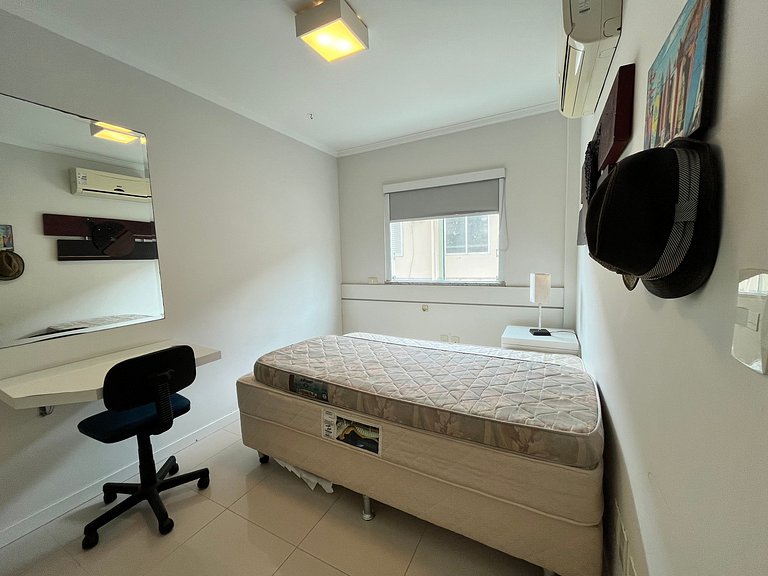 B931 Apto 3 quartos p/ 7 pessoas em Bombinhas SC