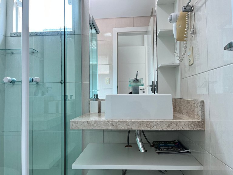 B931 Apto 3 quartos p/ 7 pessoas em Bombinhas SC