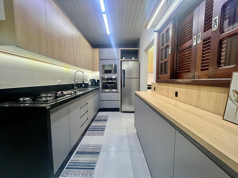 B150 - Casa com 03 suítes em Bombinhas