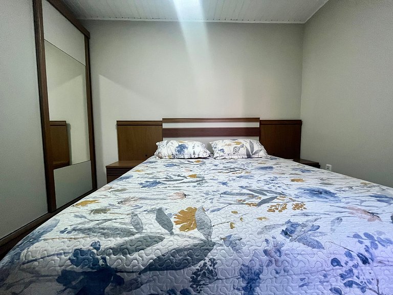 B150 - Casa com 03 suítes em Bombinhas