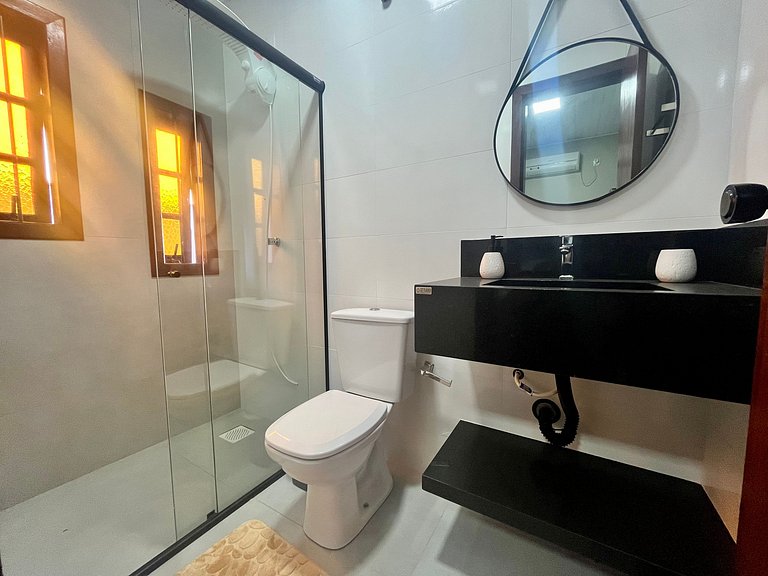 B150 - Casa com 03 suítes em Bombinhas