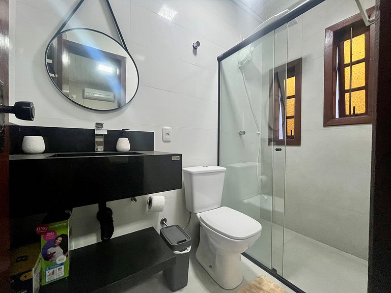 B150 - Casa com 03 suítes em Bombinhas