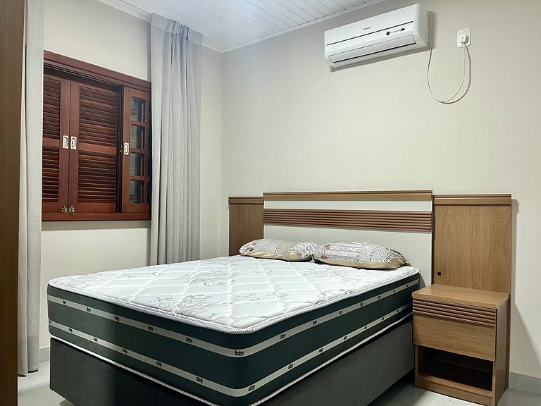 B150 - Casa com 03 suítes em Bombinhas