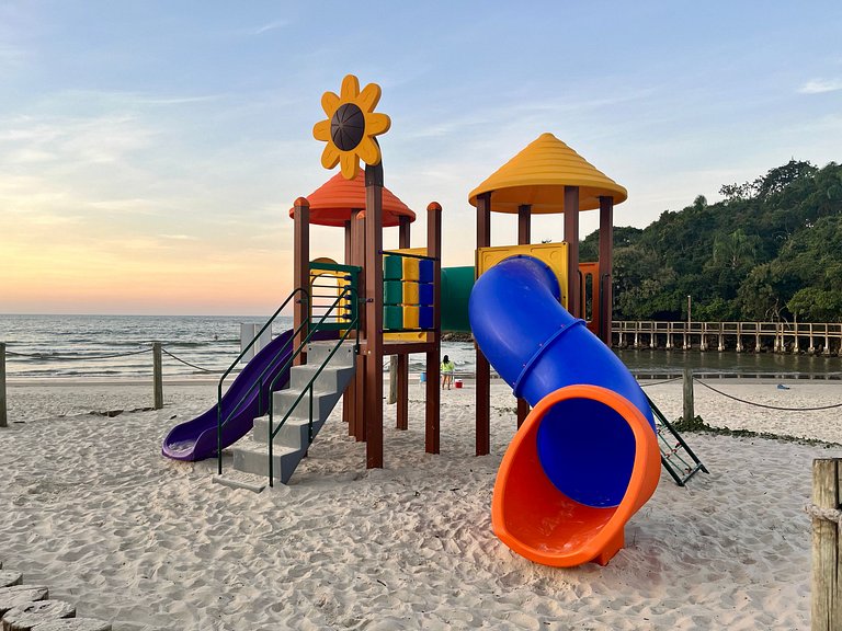 Cobertura 3 quartos para 8 pessoas, pertinho da praia !