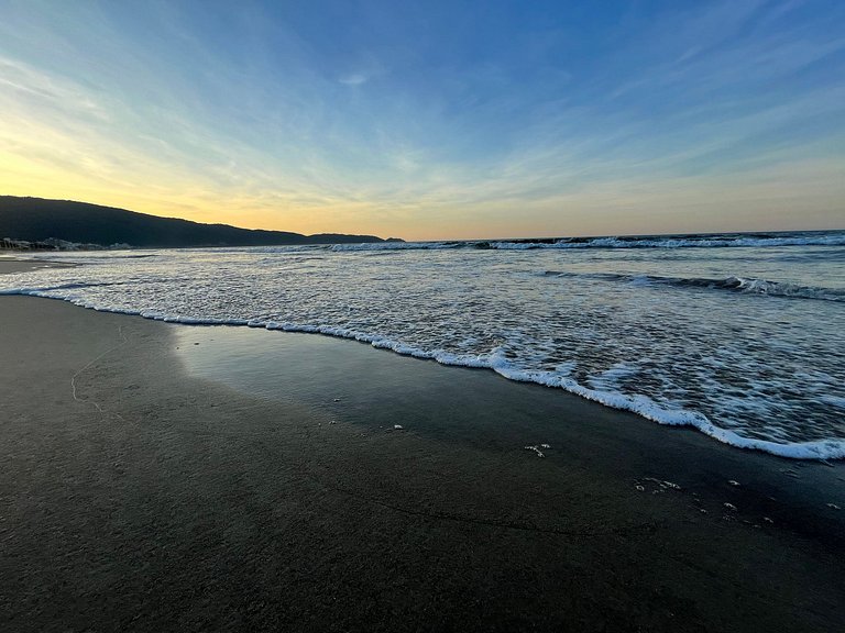 Apto novo com 2 quartos perto do mar para até 06 pessoas !!