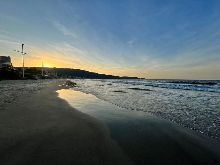 Apto novo com 2 quartos perto do mar para até 06 pessoas !!