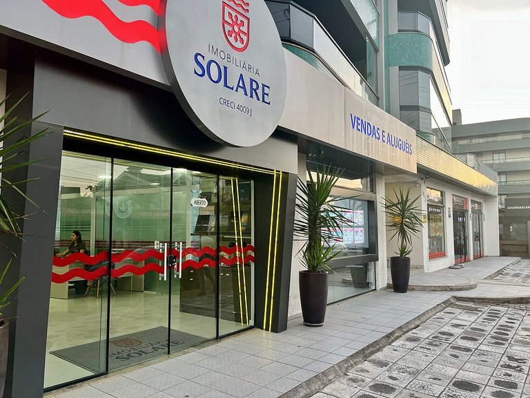 Grande cobertura sob a avenida com 5 quartos e vista do mar!