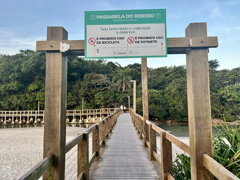 Grande cobertura sob a avenida com 5 quartos e vista do mar!
