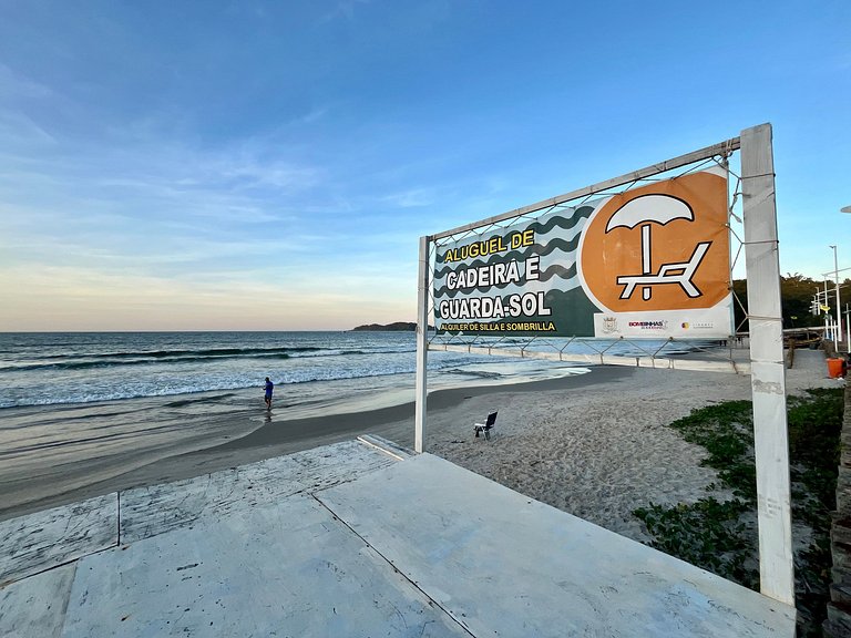 Grande cobertura sob a avenida com 5 quartos e vista do mar!