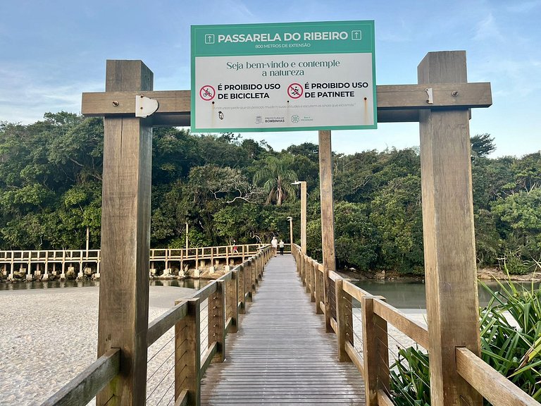 B319 - Casa com 3 quartos perto da praia de Bombas