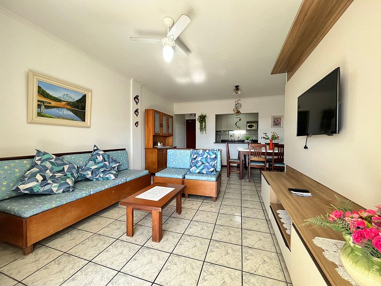 B743 - Apto p/ 05 pessoas perto da praia em Bombas