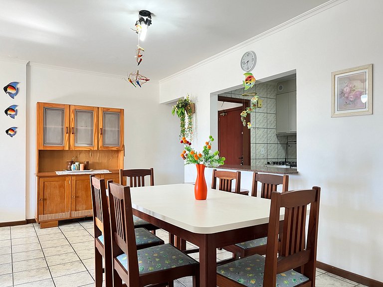 B743 - Apto p/ 05 pessoas perto da praia em Bombas